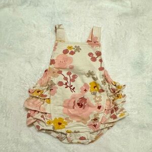 Ruffle butt romper🌸🌸